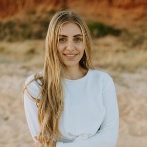 Meet your Posher, Danielle